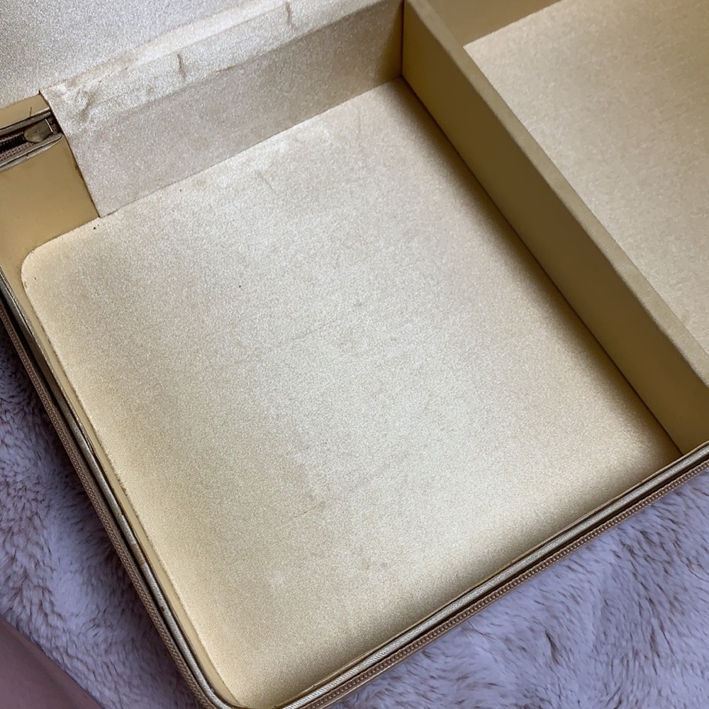 Estée Lauder hard makeup case - Picture 8 of 10